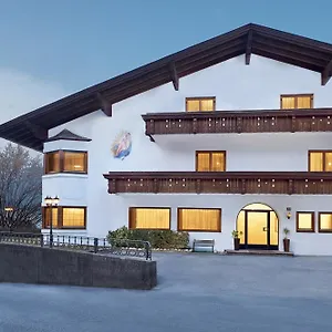 https://muttererhof.innsbruckaustriahotels.com